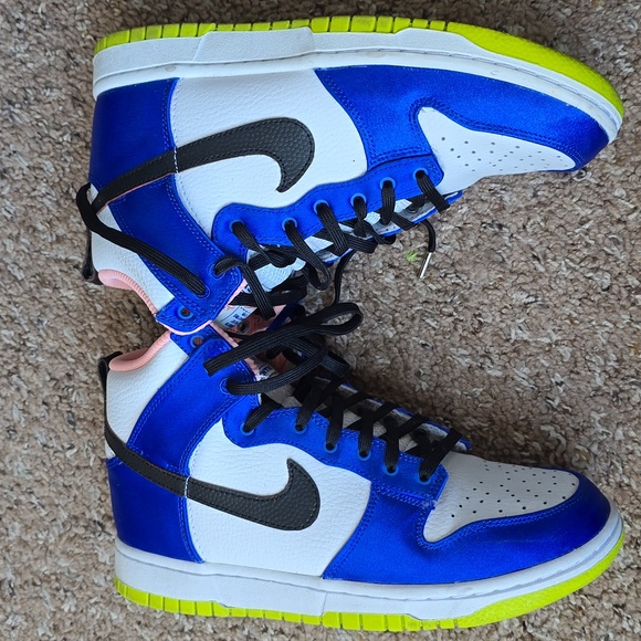 Nike Dunk High Women's shoe in the "Blue Satin" colorway - Picture 6 of 6